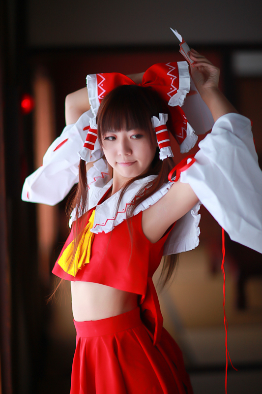[Cosplay] Reimu Hakurei with dildo and toys - Touhou Project Cosplay